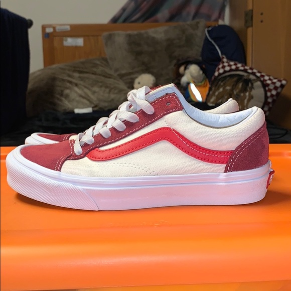 Vans - Picture 2 of 8